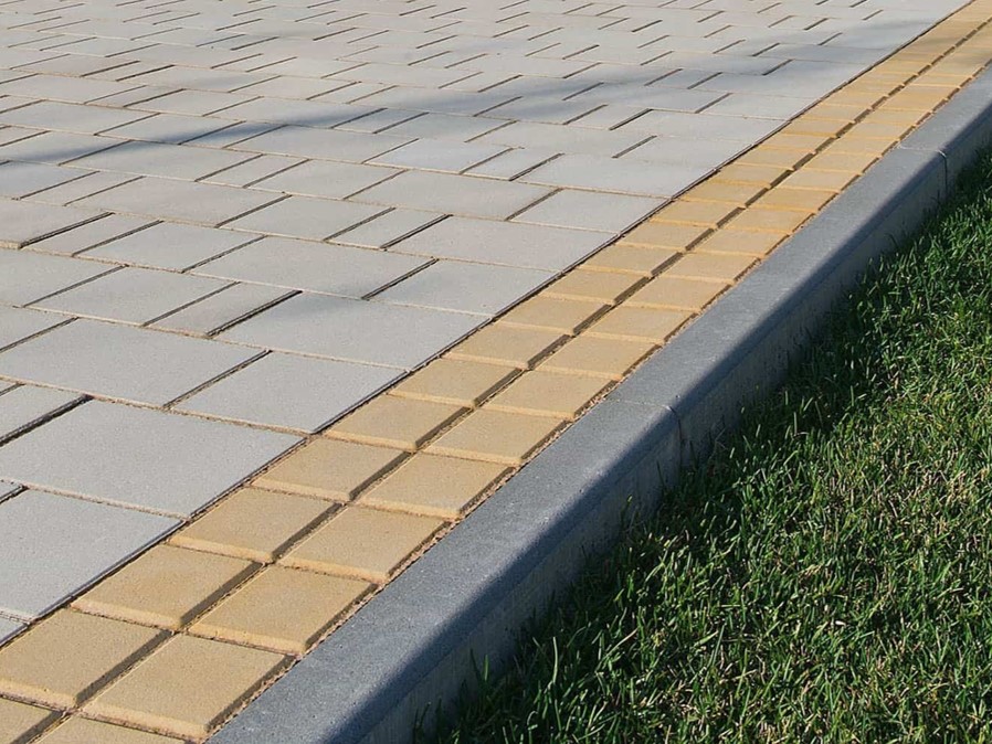 Продажа тротуарного бордюра в Отрадном